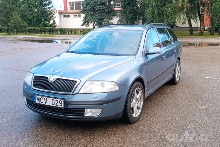 Skoda Octavia 2 generation Combi wagon 5-doors