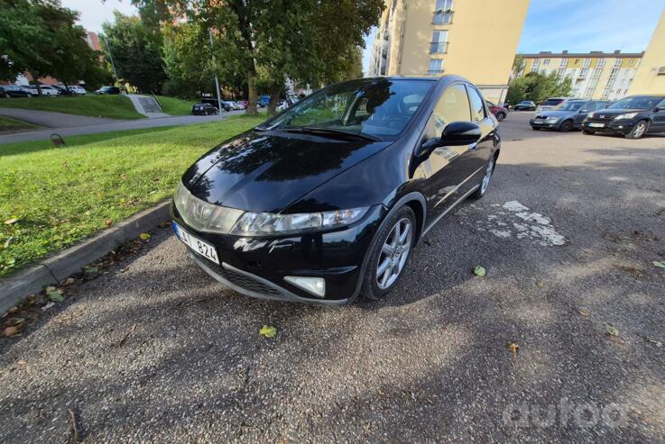 Honda Civic 8 generation Hatchback 5-doors