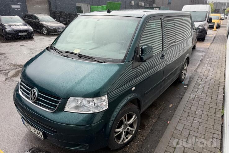 Volkswagen Multivan T5 Minivan
