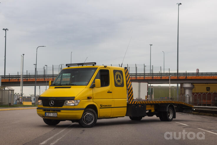 Mercedes-Benz Sprinter First generation