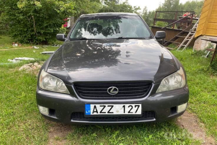 Lexus IS XE10 Sedan