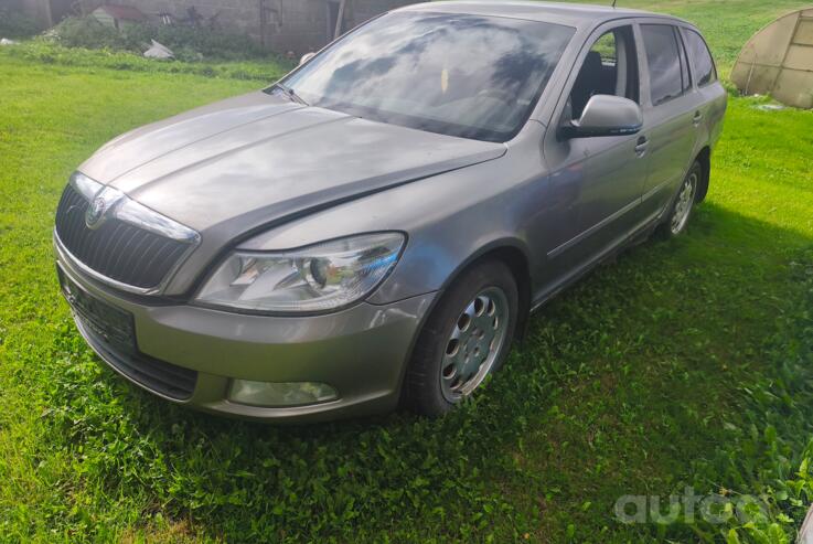 Skoda Octavia 2 generation [restyling] Combi wagon 5-doors