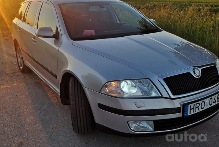 Skoda Octavia 2 generation Combi wagon 5-doors