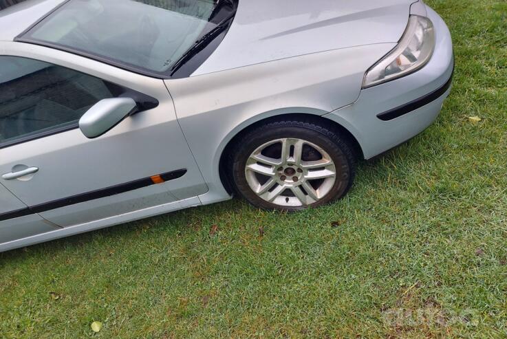 Renault Laguna 2 generation Liftback
