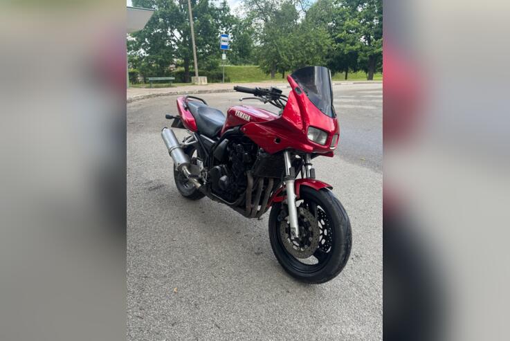 Yamaha FZS 600 Fazer