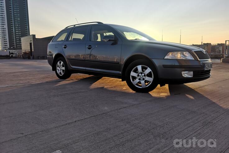 Skoda Octavia 2 generation Combi wagon 5-doors