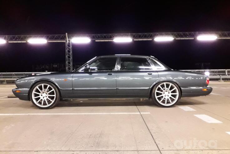Jaguar XJ X308 [restyling] Sedan 4-doors