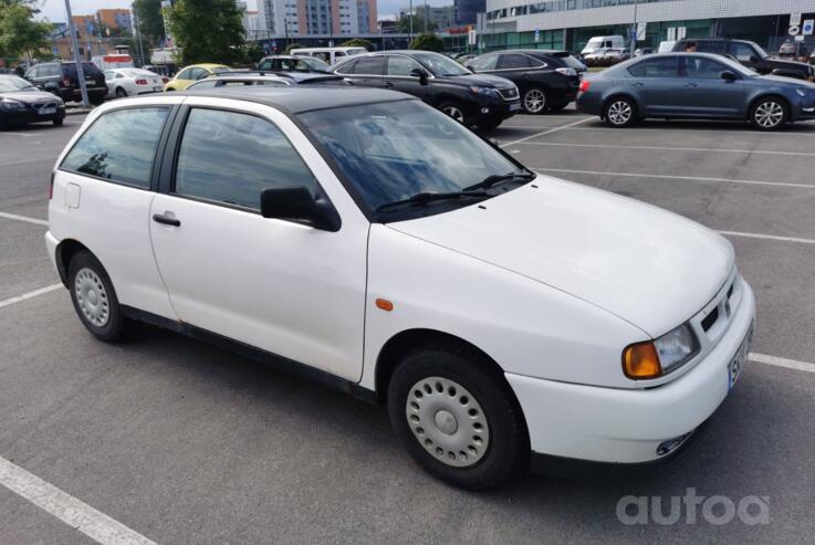 SEAT Ibiza 2 generation Hatchback 3-doors
