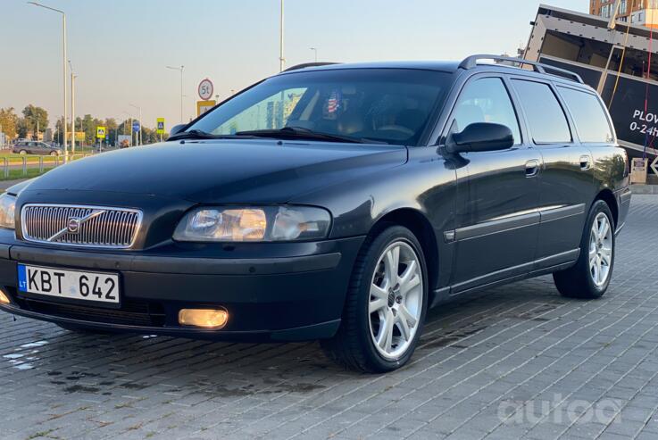 Volvo V70 2 generation wagon