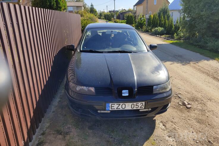 SEAT Toledo 2 generation Sedan