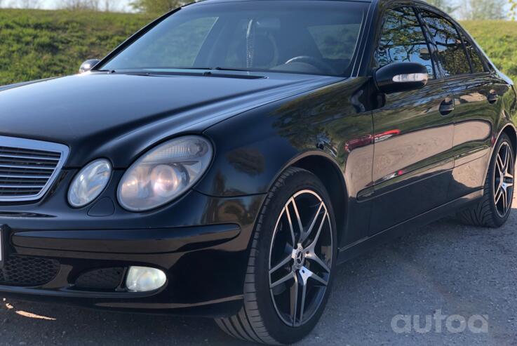 Mercedes-Benz E-Class W211 Sedan