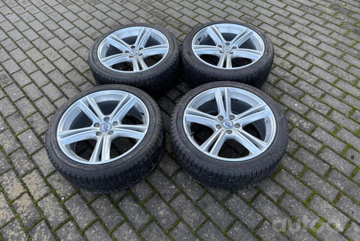 Volvo, lietie