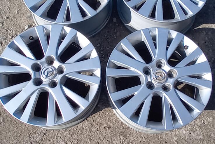 Mazda, lietie