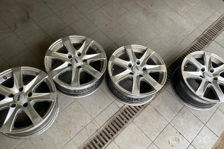 Bm racing, lietie