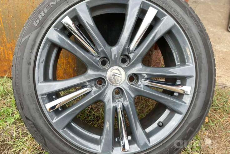 Lexus, lietie