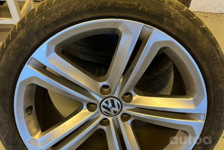 VOLKSWAGEN, lietie