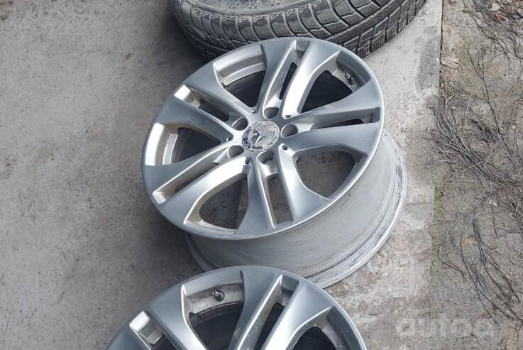 Mercedes Benz, lietie