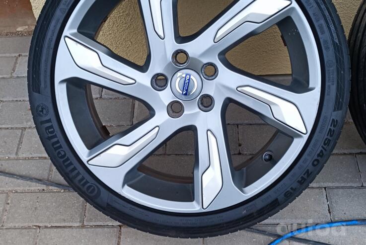 Volvo, lietie
