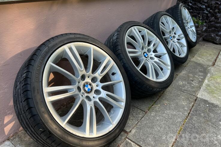 BMW, lietie